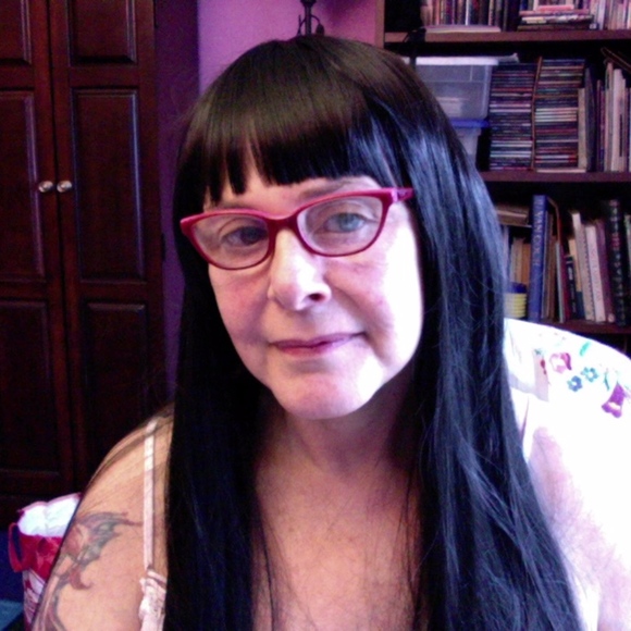 Meet your Posher, Violetwrites - Picture 2 of 2